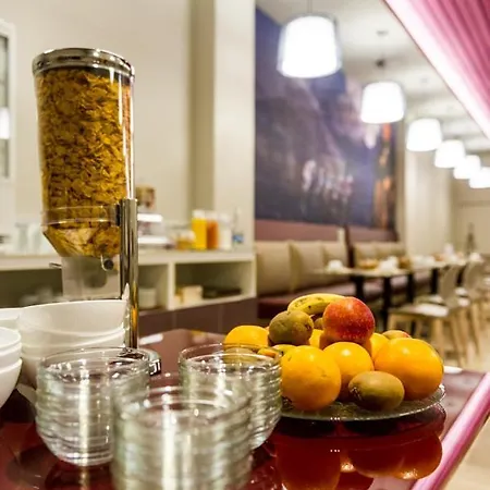 Le 3* شاتوبرييّا