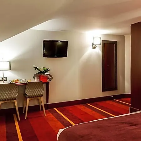 Le Hotel Chateaubriant